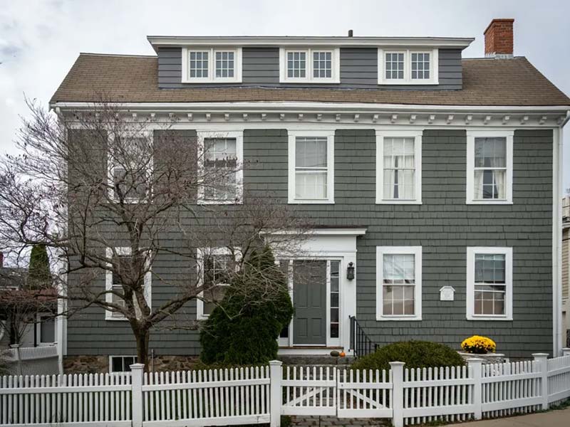 gray and brown house
