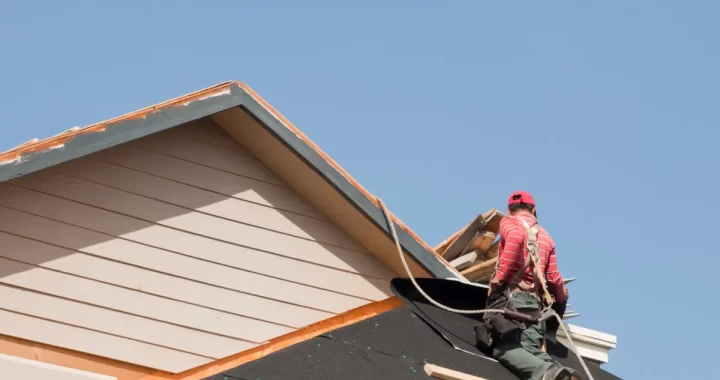 roofer replacing old roof