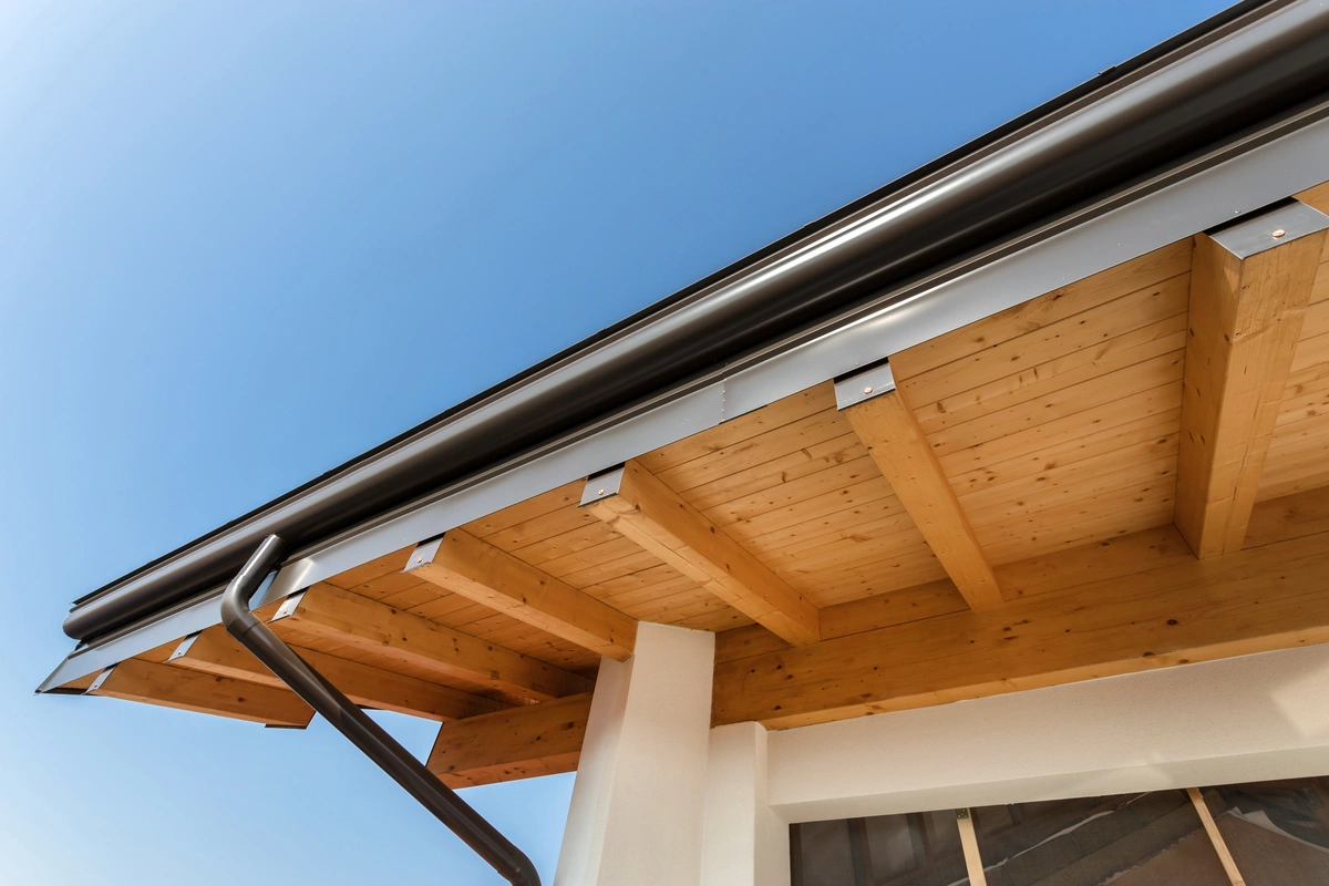 wooden eaves-roof eaves